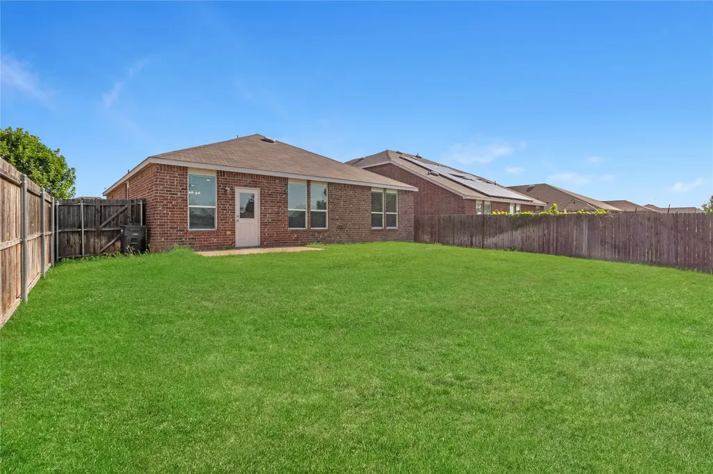 2328 Bernese Lane Fort Worth TX 76131