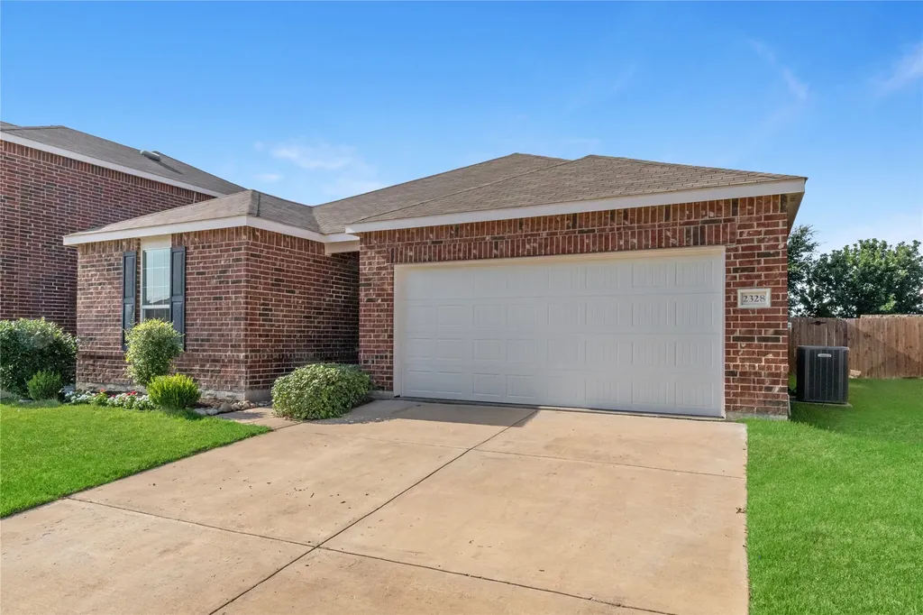 2328 Bernese Lane Fort Worth TX 76131