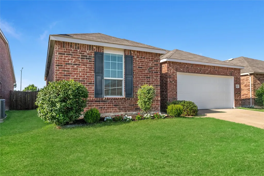 2328 Bernese Lane Fort Worth TX 76131