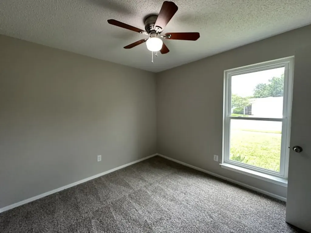 328 Hillside Court Burleson TX 76028