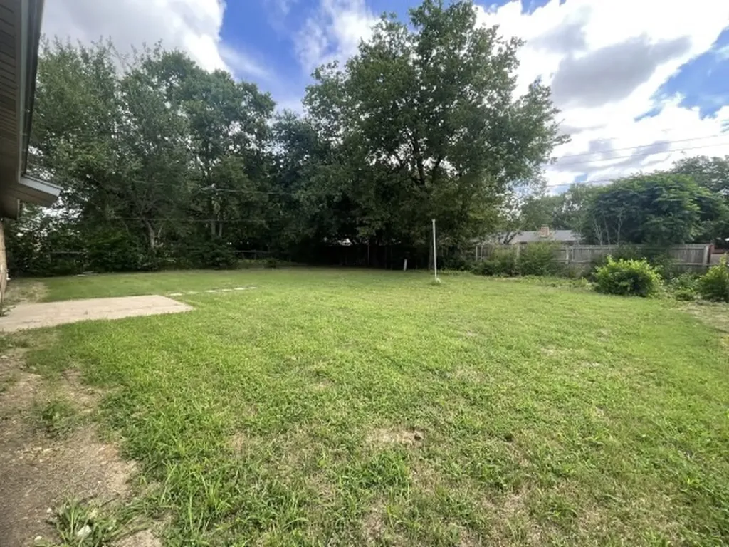 328 Hillside Court Burleson TX 76028