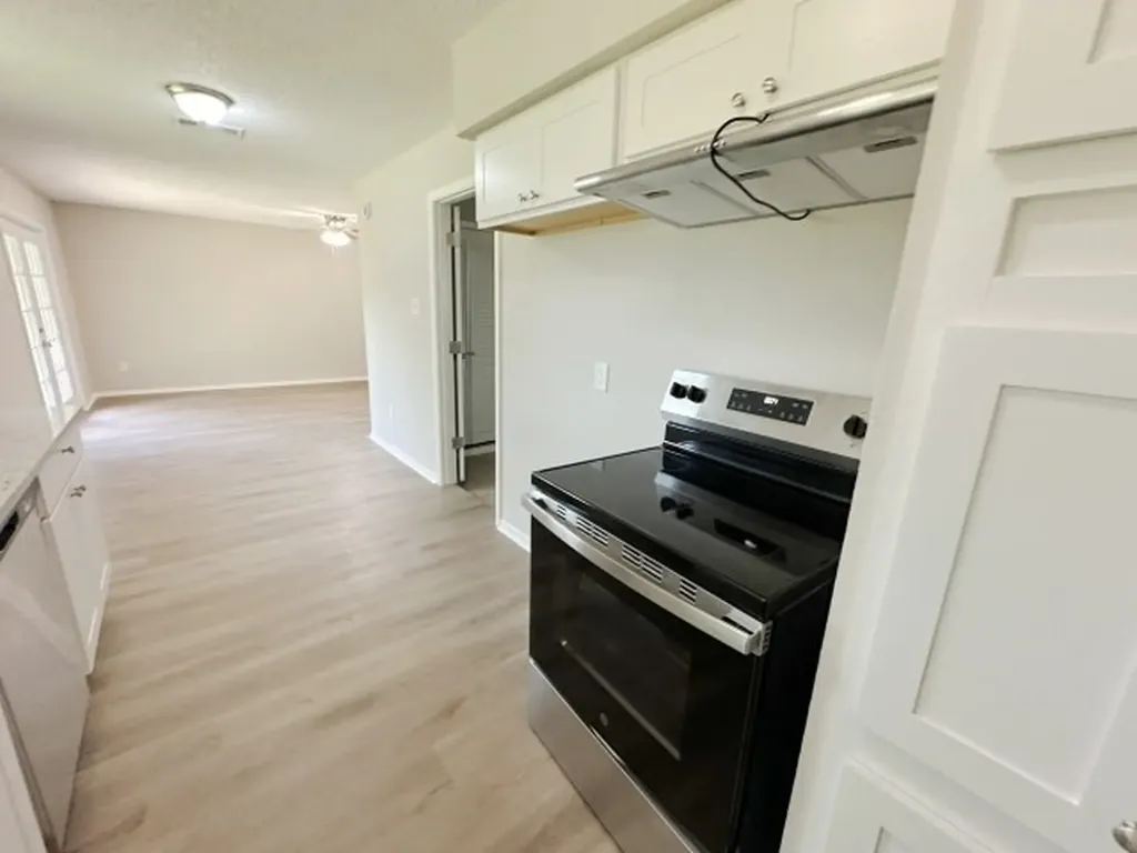 328 Hillside Court Burleson TX 76028