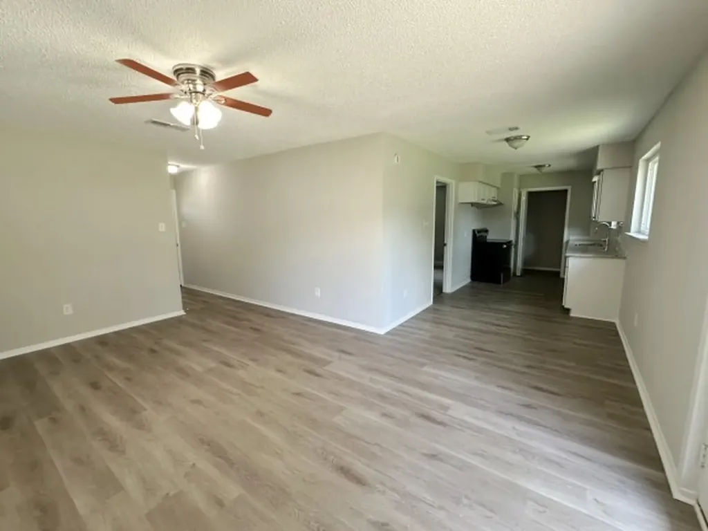 328 Hillside Court Burleson TX 76028