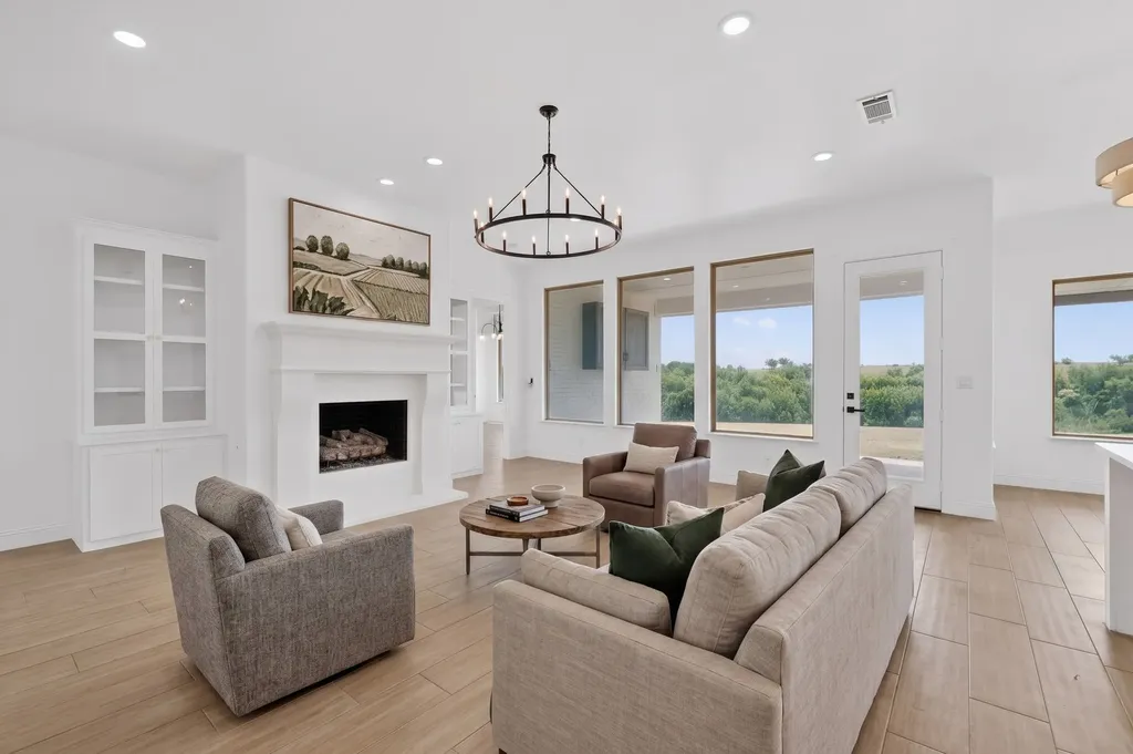 10813 Alta Sierra Drive Benbrook TX 76126