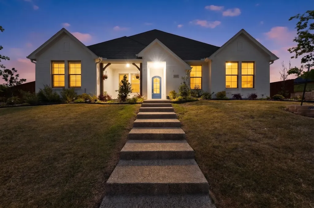 10813 Alta Sierra Drive Benbrook TX 76126