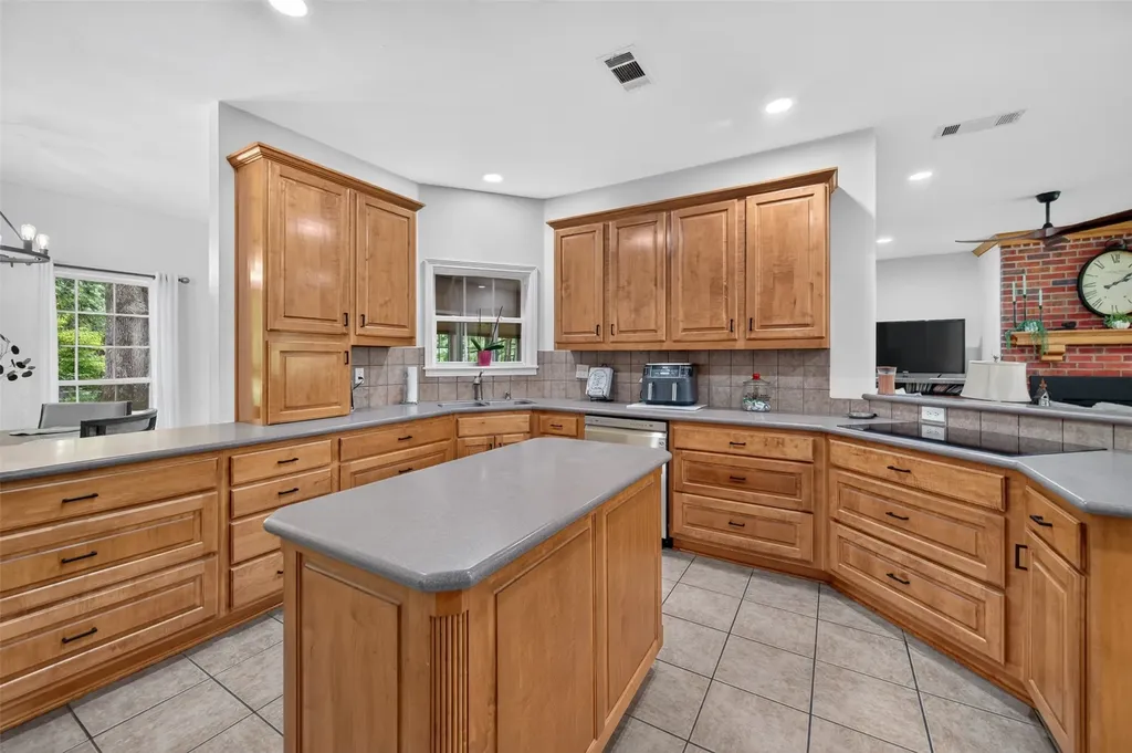 5611 Fm 2494 Athens TX 75751