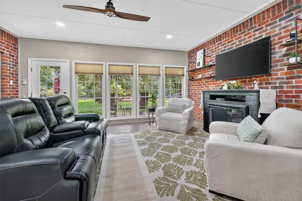 5611 Fm 2494 Athens TX 75751