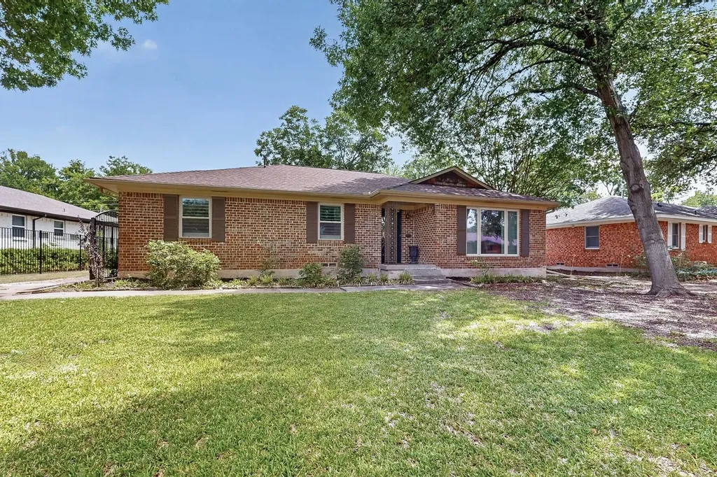 8420 Sweetwater Drive Dallas TX 75228