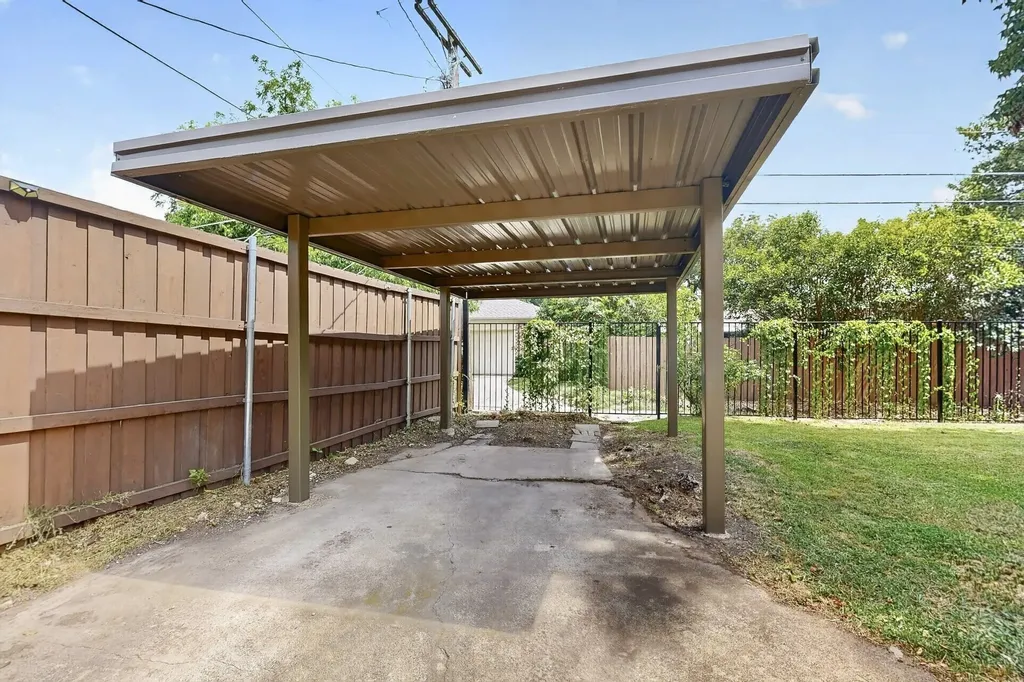 8420 Sweetwater Drive Dallas TX 75228