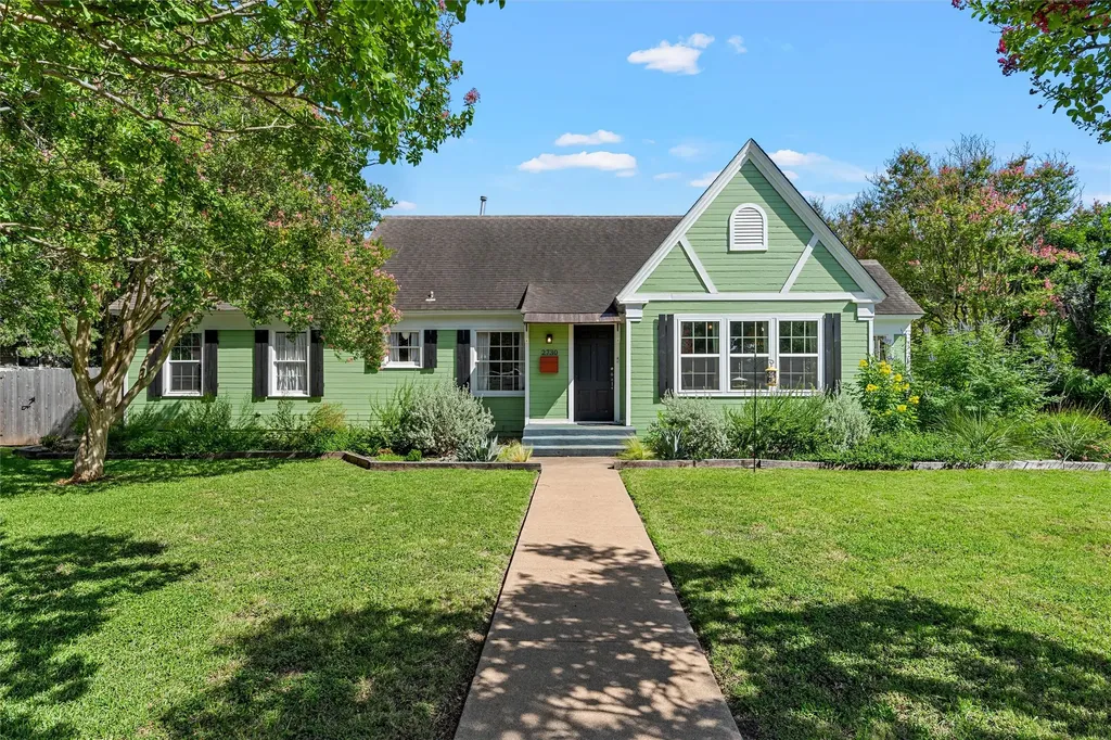 2730 Live Oak Avenue Waco TX 76708
