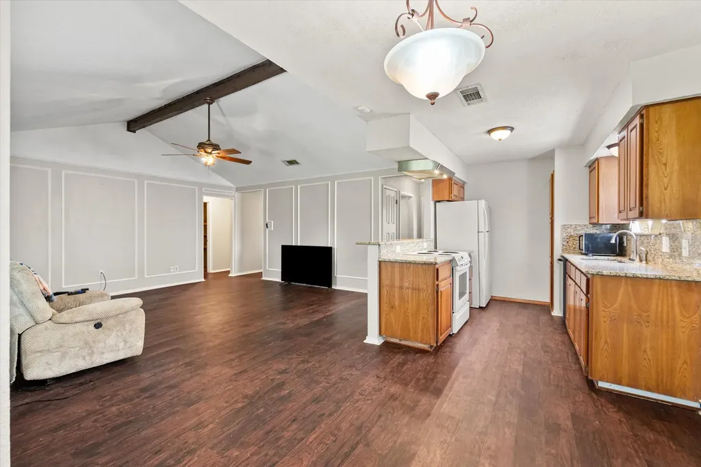 806 Wind Brooke Drive Arlington TX 76001