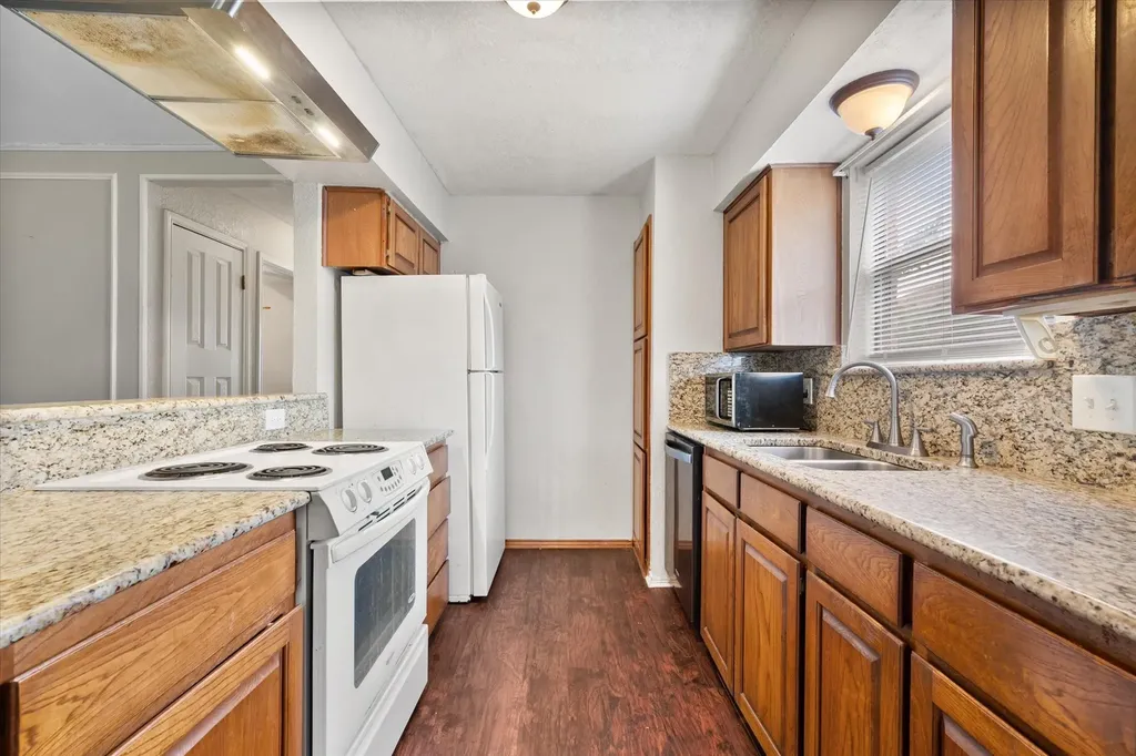806 Wind Brooke Drive Arlington TX 76001