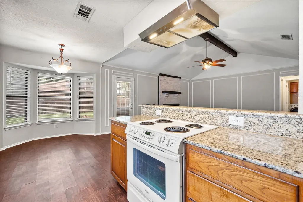 806 Wind Brooke Drive Arlington TX 76001
