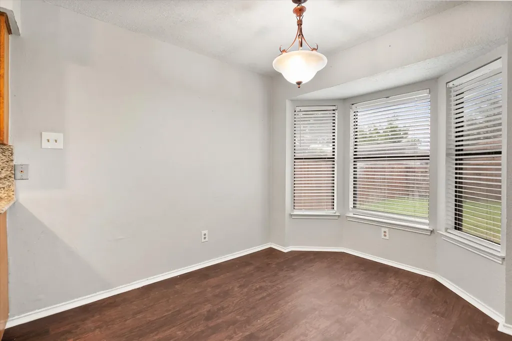 806 Wind Brooke Drive Arlington TX 76001