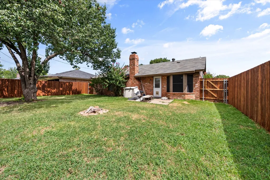 806 Wind Brooke Drive Arlington TX 76001