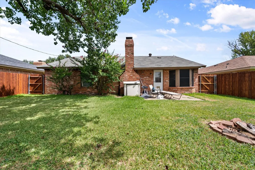 806 Wind Brooke Drive Arlington TX 76001