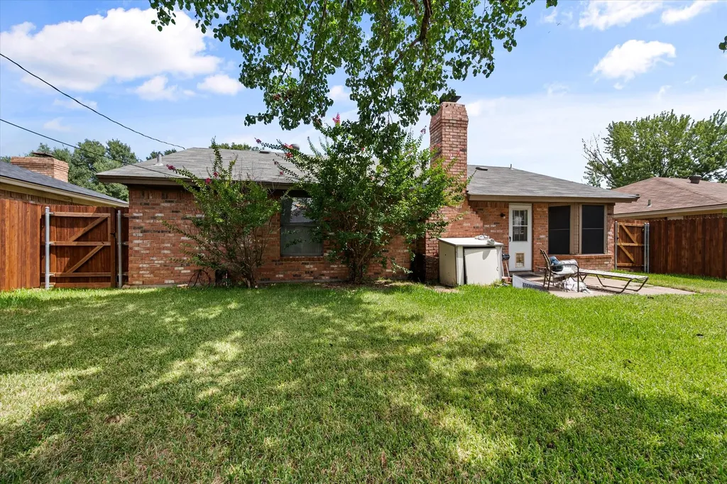 806 Wind Brooke Drive Arlington TX 76001