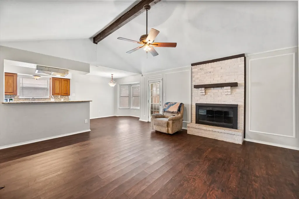 806 Wind Brooke Drive Arlington TX 76001