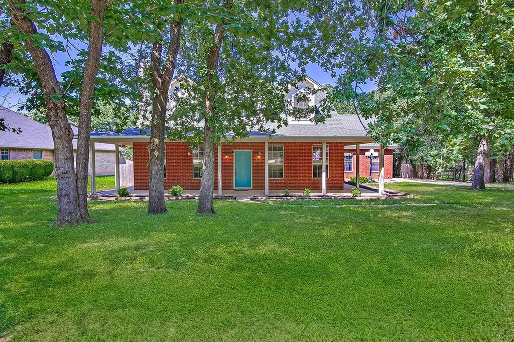 613 Forest Edge Street Burleson TX 76028