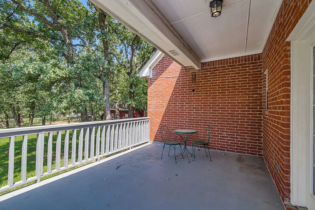 613 Forest Edge Street Burleson TX 76028