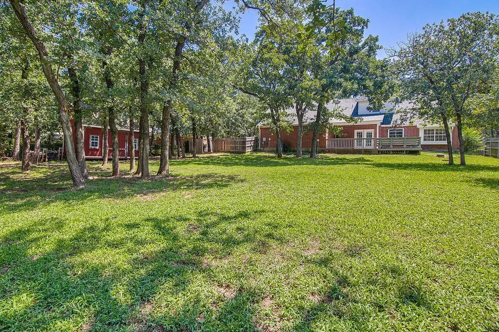 613 Forest Edge Street Burleson TX 76028