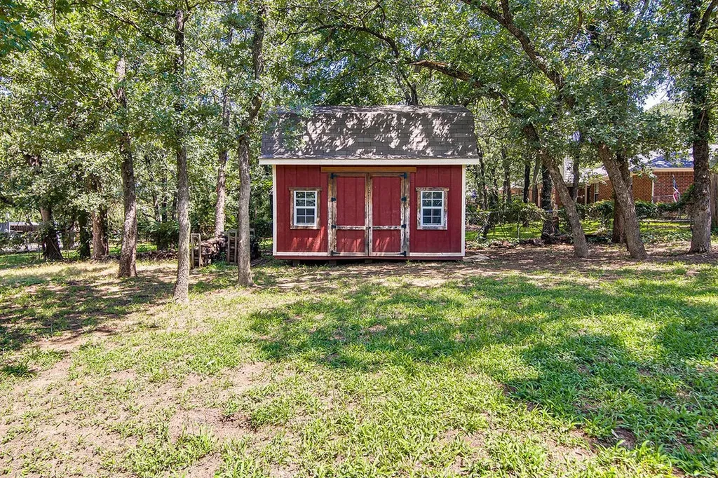613 Forest Edge Street Burleson TX 76028