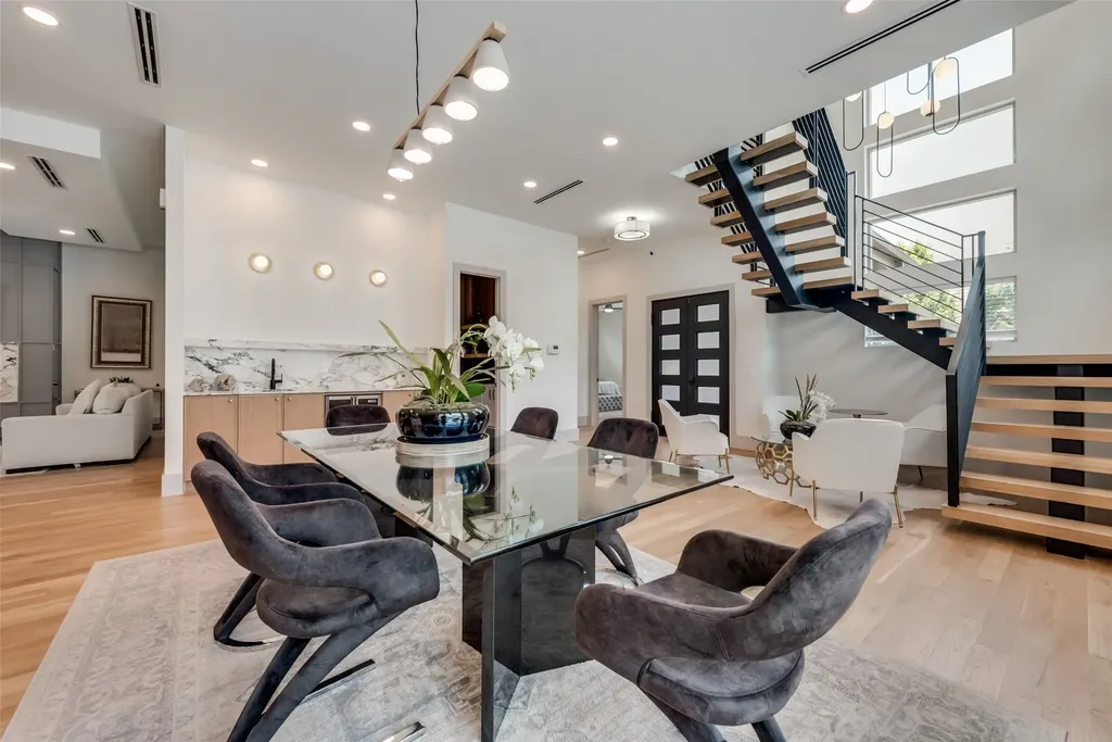4528 W Amherst Avenue Dallas TX 75209