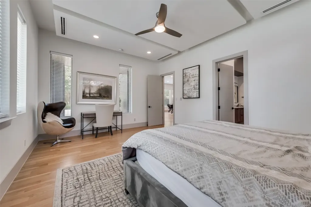 4528 W Amherst Avenue Dallas TX 75209