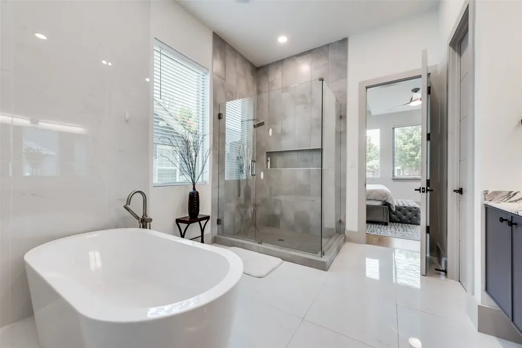 4528 W Amherst Avenue Dallas TX 75209