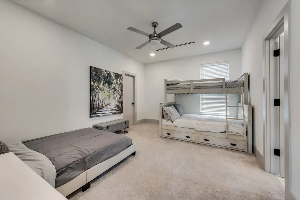 4528 W Amherst Avenue Dallas TX 75209