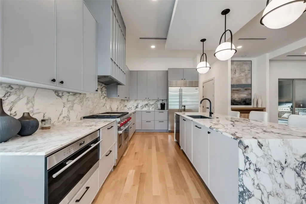 4528 W Amherst Avenue Dallas TX 75209