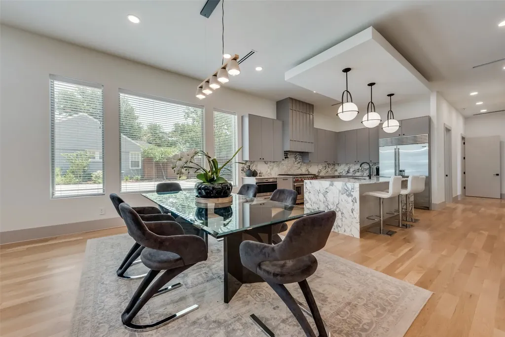 4528 W Amherst Avenue Dallas TX 75209