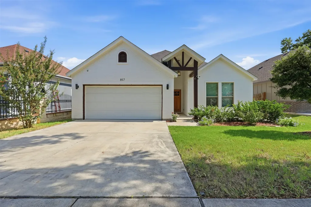 857 E Jessamine Street Fort Worth TX 76104