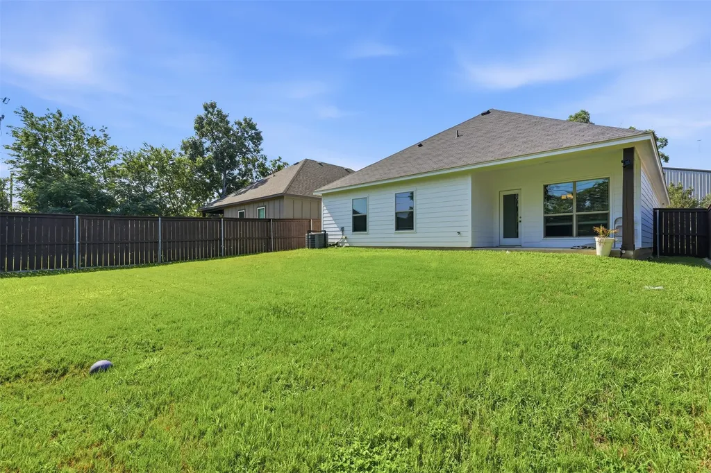 857 E Jessamine Street Fort Worth TX 76104