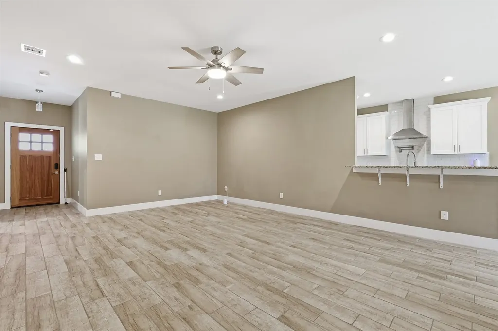 857 E Jessamine Street Fort Worth TX 76104