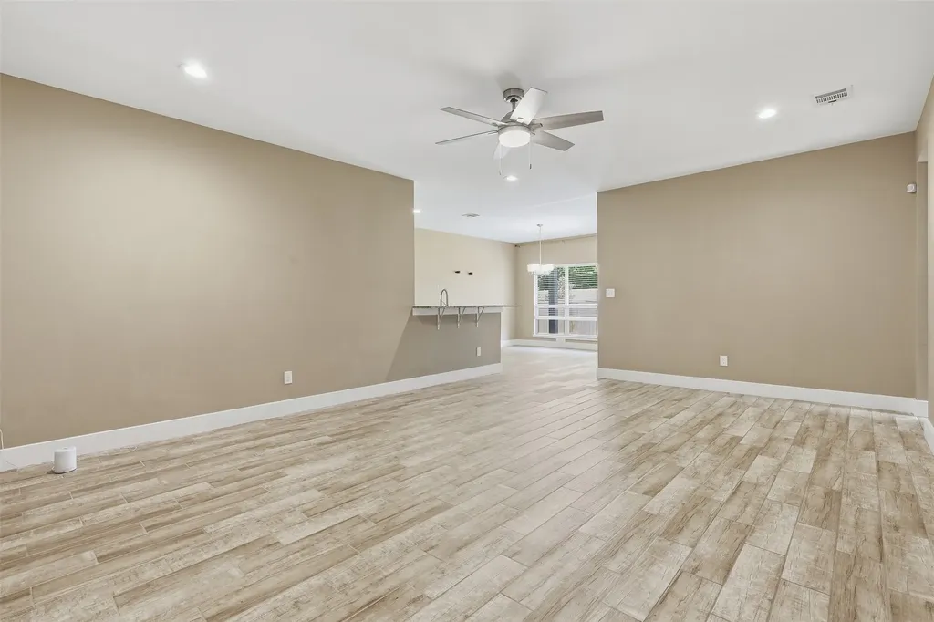 857 E Jessamine Street Fort Worth TX 76104