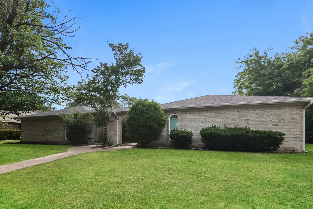 4804 Berridge Lane Dallas TX 75227