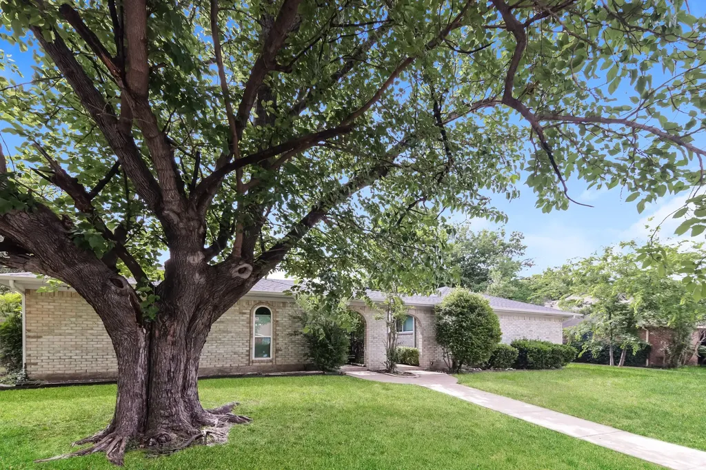 4804 Berridge Lane Dallas TX 75227