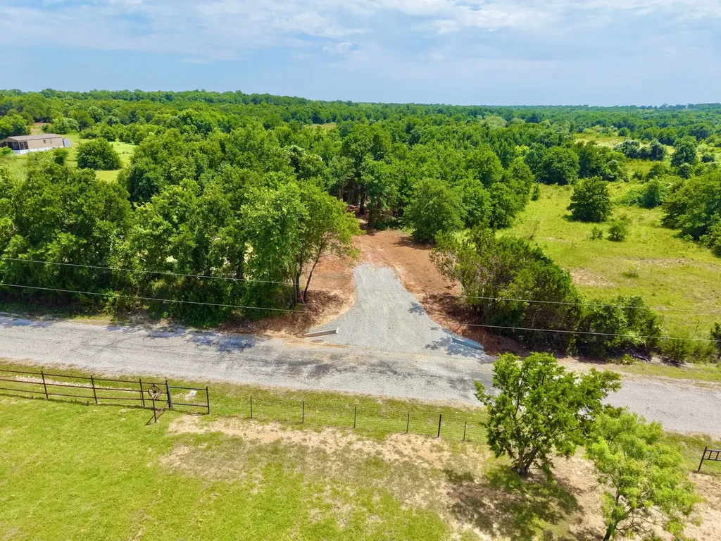 735 County Road 3848 Poolville TX 76487