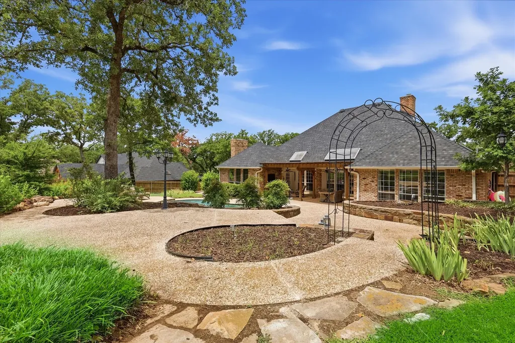 370 Canyon Oaks Drive Argyle TX 76226