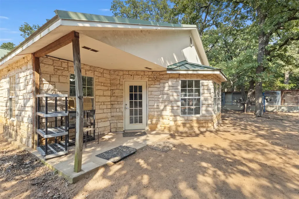 488 County Road 217 Collinsville TX 76233
