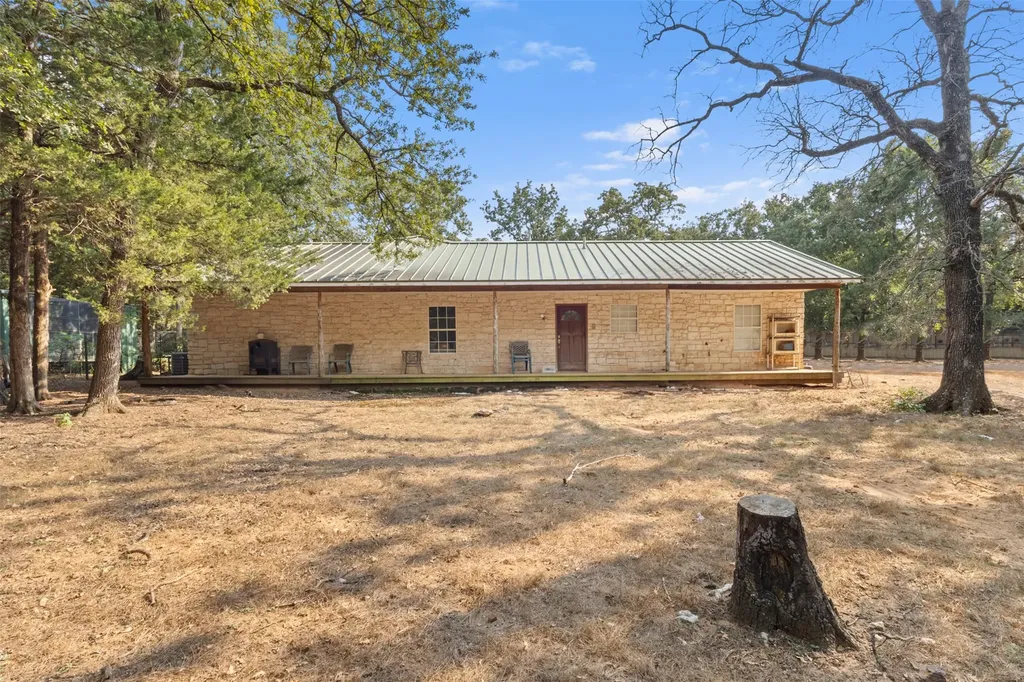 488 County Road 217 Collinsville TX 76233
