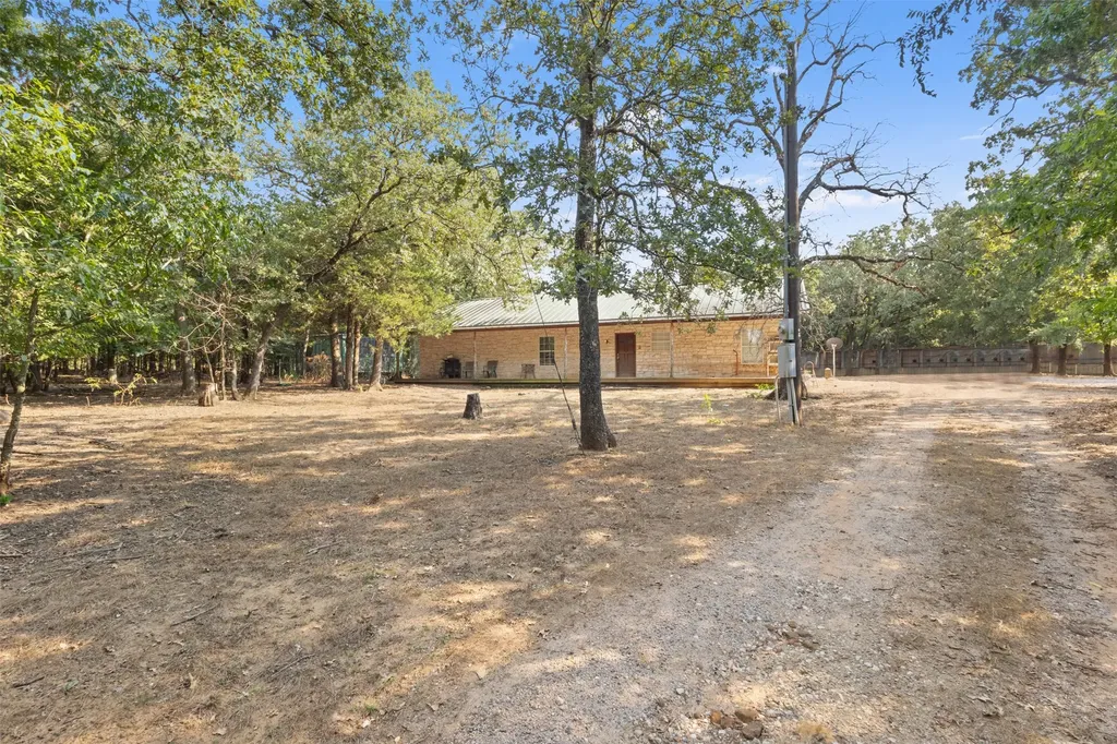 488 County Road 217 Collinsville TX 76233