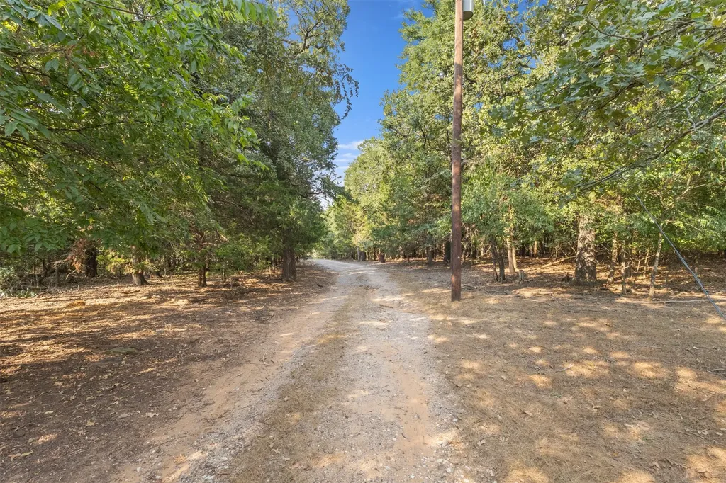 488 County Road 217 Collinsville TX 76233
