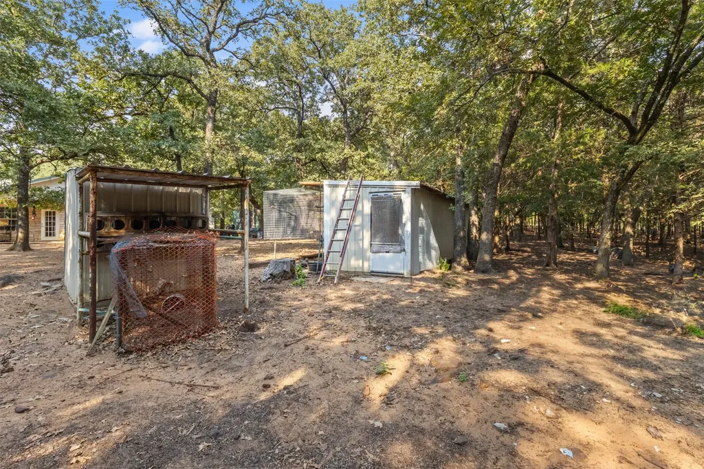 488 County Road 217 Collinsville TX 76233