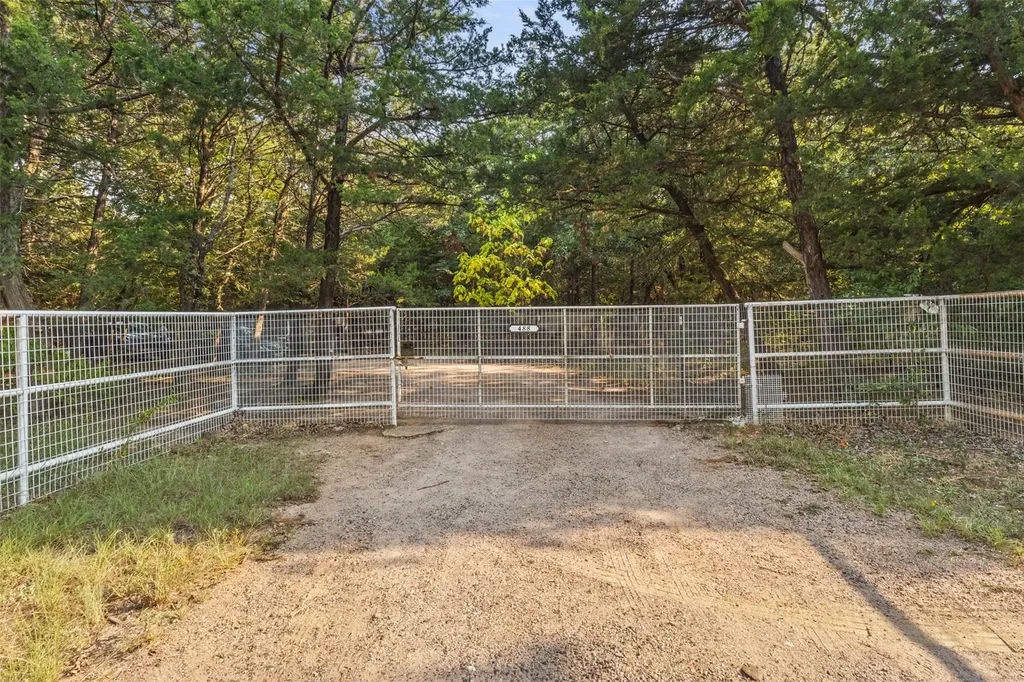 488 County Road 217 Collinsville TX 76233