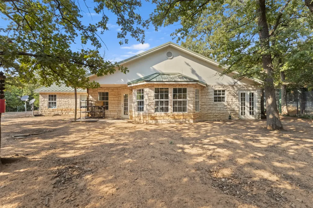 488 County Road 217 Collinsville TX 76233