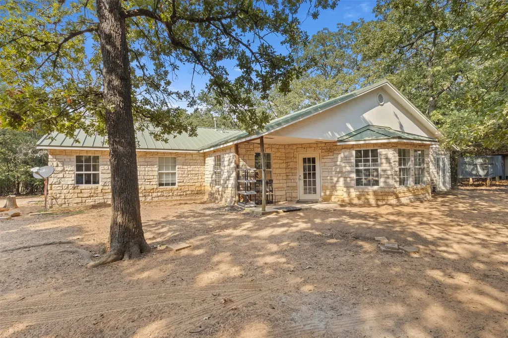 488 County Road 217 Collinsville TX 76233