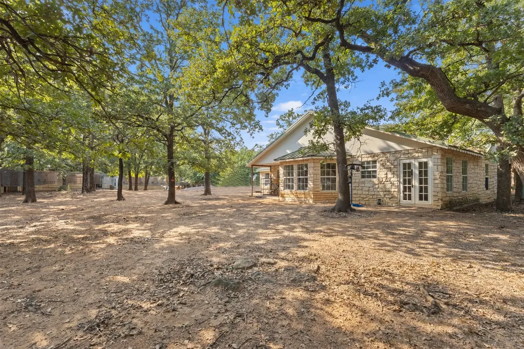 488 County Road 217 Collinsville TX 76233