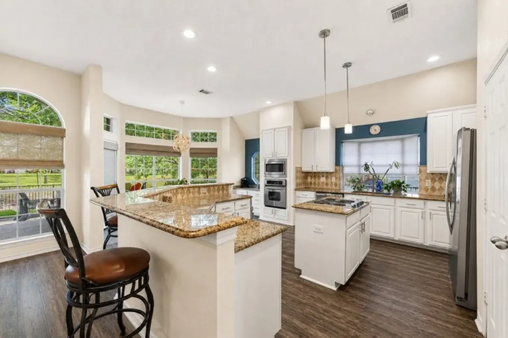521 Palm Desert Drive Garland TX 75044